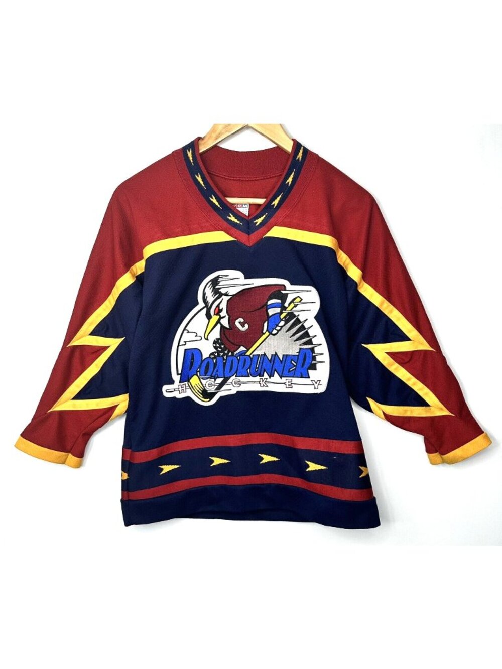 Vintage CCM Air Knit Roadrunner Hockey Jersey Boys XL Canada Made Youth Pullover
